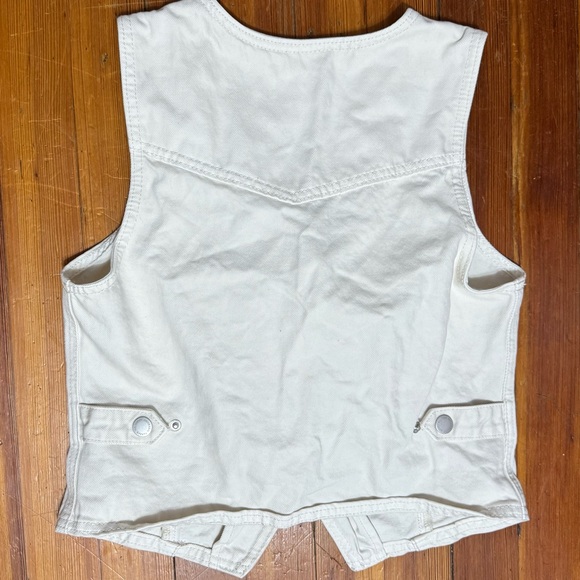 Universal Thread White Vest - Picture 2 of 4